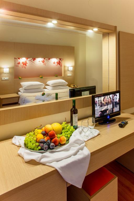 Marianna Palace Hotel Колимбия Екстериор снимка